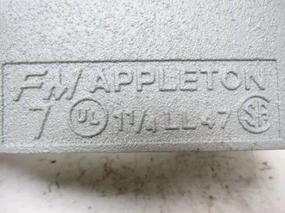 Appleton LL47 1-1/4" Rigid Conduit Outlet Body Lot 0f 7