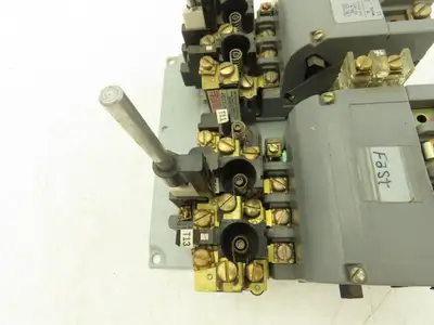 Furnas 30DP32A1VF AC Contactor Motor Starter 10Hp 600VAC 3Ph 120V Coil 2 Speed