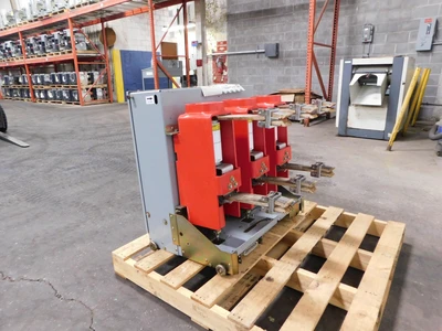 Used Square D V5D3153Y000.A Circuit Breakers Ohio US | Equipment Recovery Corp. #1330594