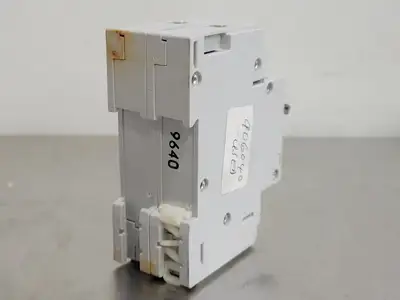 USED ALLEN-BRADLEY 1492-CB2 G020