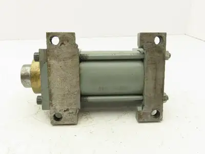 Lynair LH-2-1/2A04 Hydraulic Cylinder 2.5" Bore 2" Stroke 1500 PSI Foot Mount