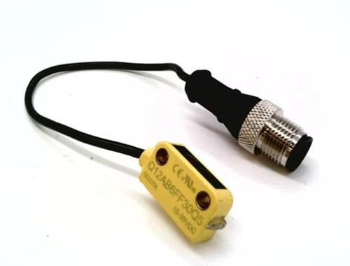 Banner Q12AB6FF30Q5 74134 WORLD-BEAM Q12 Fixed-Field Sensor [New]