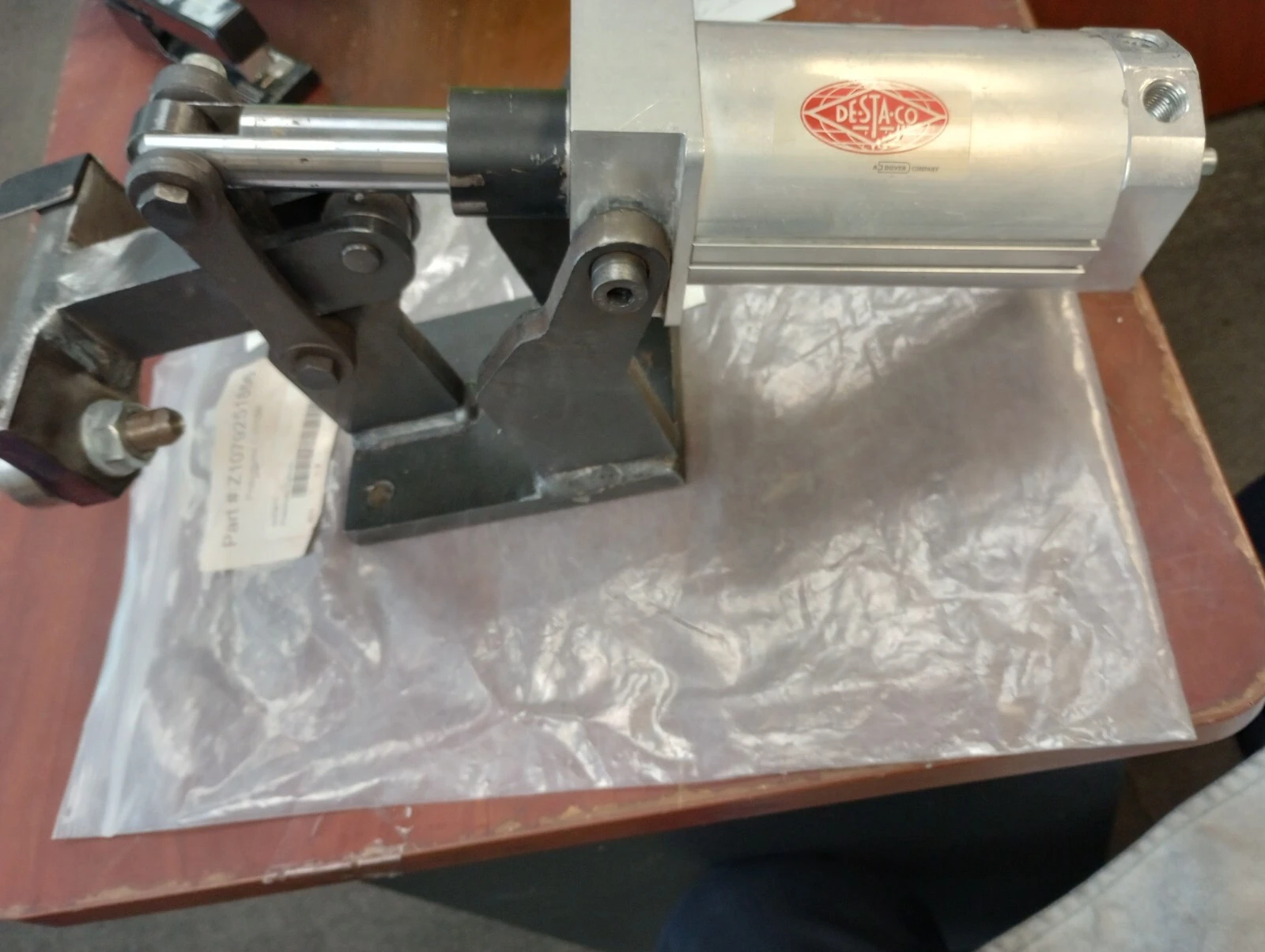USED De-Sta-Co 858450