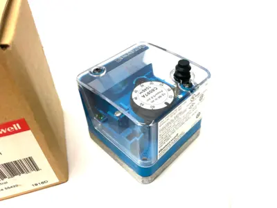 USED HONEYWELL GAS PRESSURE SWITCH FLANGE MOUNT 12-60IN WC