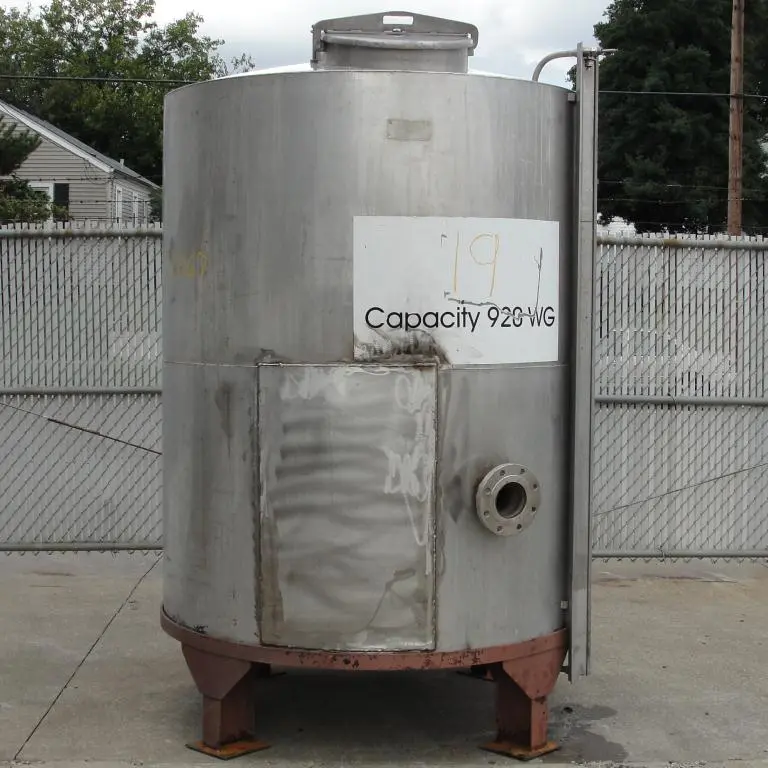 SPC7067  Tank 900 gallon vertical tank, Stainless Steel, conical