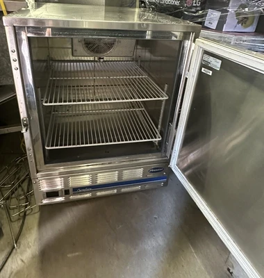 174-0107 Follett REF5 24” Undercounter Self Contained Cooler