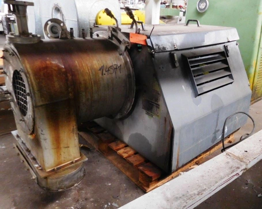 Krauss-Maffei SZ 22 2-stage pusher centrifuge, 316SS.