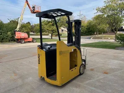 Used 2022 YALE ESC035AD 3-Wheel Stand up Electric Counterbalance Forklifts Illinois US | Somerset Equipment Sales #1546183