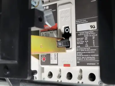 Used EATON SVX020A1-5A4N1 Switchgears British Columbia CA | Lenmark #240175
