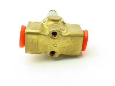 Honeywell Skinner 713N6 Solenoid Valve 3-Way (NC) 1/4" NPT -No Coil  LOT OF 2