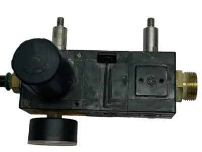 Used Knapp Air Pressure Regulator w/Gauge Inline Unit Hose Fitting Air Pressure Regulators Michigan US | Maverick Industrial Sales #1394277