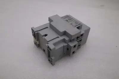 AB Allen-Bradley 100-C30*00 Series-B 600VAC Contactor STOCK H1194A