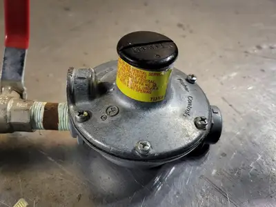 4000 BTU/HR Thermostat Control Valve w/ Gas Regulator