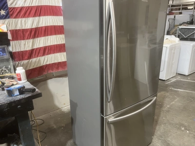 Used HISENSE FREEZER ON BOTTOM Refrigerators Michigan US | Miedema Asset Management Group #1413776