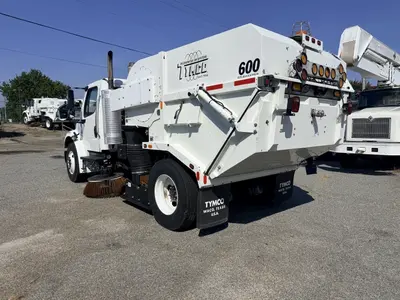 Used 2015 FREIGHTLINER BUSINESS CLASS M2 106 Reefer Trucks North Carolina US | Levan Equipment #1545581
