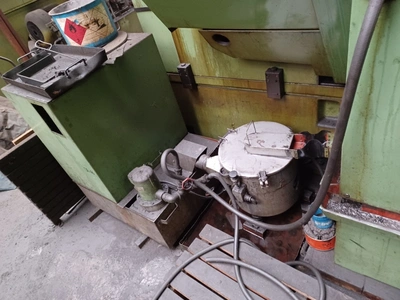 NILES Gear Grinder, in full working order, currently under power