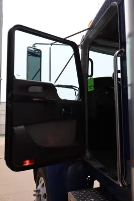 2013 KENWORTH GVWR 25,000 BOX TRUCK | Levy Recovery Group (11)