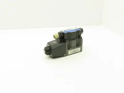 Tokimec Vickers DG4V-5-2A-M-P7L-H-7-40 Directional Solenoid Valve 24VDC