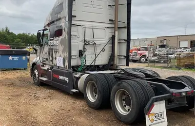 USED 2019 VOLVO VNL64T760