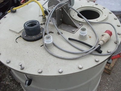 760L Polyethylene Vertical Mixing Tank 0.37 kW