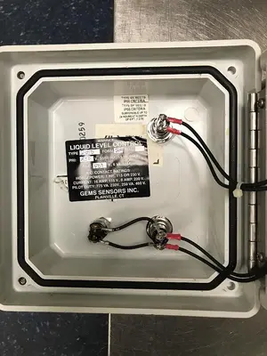 New | in-Stock WARRICK CONTROLS 2810 2H4 Miscellaneous Equipment (Electrical & Power) | Surplus Asset Holdings #1194843