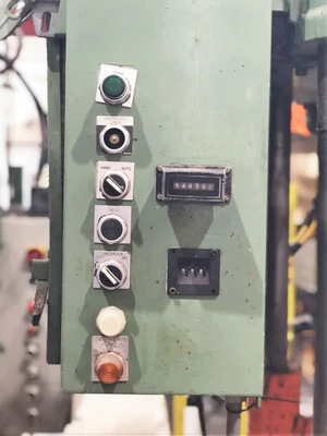 USED MODERN MODERN CUSTOM PRESS