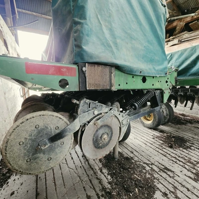 JOHN DEERE 455 Grain Drill | Iron Listing (32)