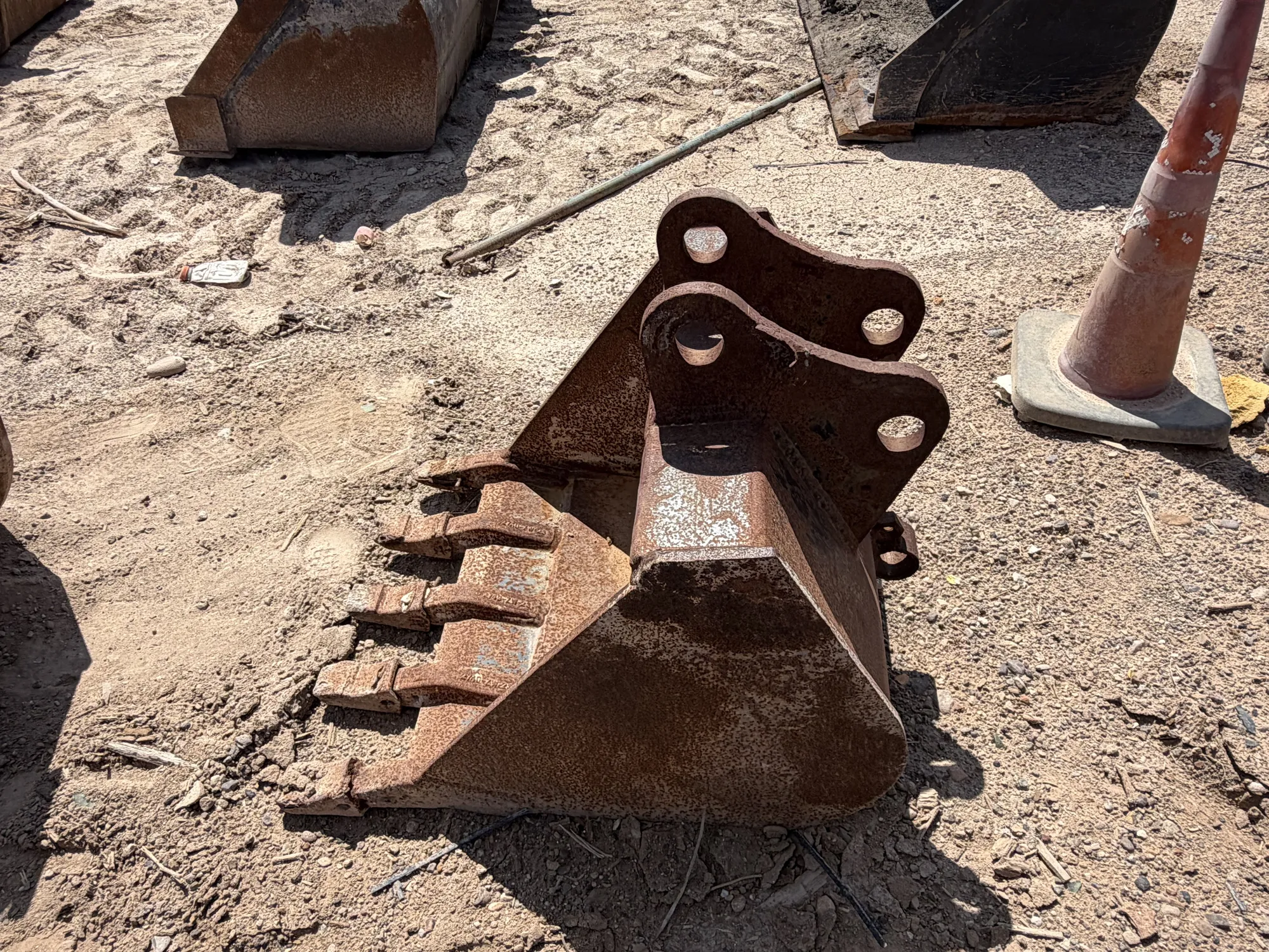 Used _UNKNOWN_ _UNKNOWN_ Multipurpose Buckets Texas US | Miedema Asset Management Group #1312814