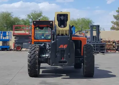 NEW 2025 JLG 1055