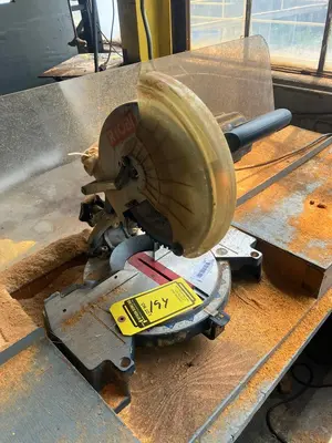 Used _UNKNOWN_ _UNKNOWN_ Double Miter Saws Ohio US | Myron Bowling Auctioneers Inc #1504441