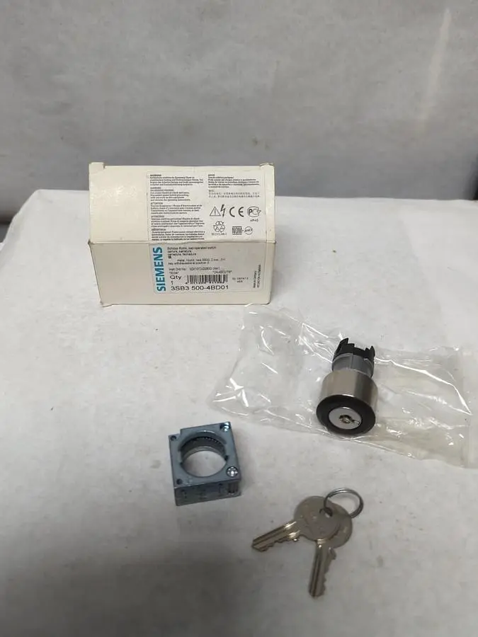 New | in-Stock SIEMENS 3SB3 500-4BD01 Miscellaneous Equipment (Electrical & Power) | Surplus Asset Holdings #1191105