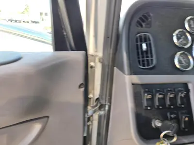 USED 2020 PETERBILT 389