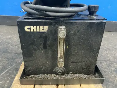Used CHIEF _UNKNOWN_ Pumps Ohio US | HGR 24 #1506874