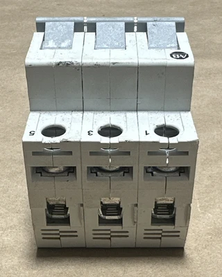 USED Allen-Bradley 1492-SP3B150