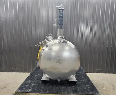 Used 250 Gallon Tank (Reactor), 316 Stainless Steel, With Air Mixer
