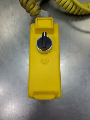 USED Allen-Bradley 800E-P15