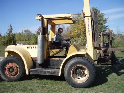 16,500 lb. Hyster H-165 Forklift; Dual Pneumatic Tires; V-6 Gas Engine