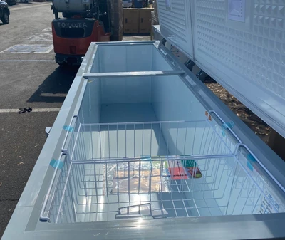 171-0403 98" Solid Top Self Contained Chest Freezer
