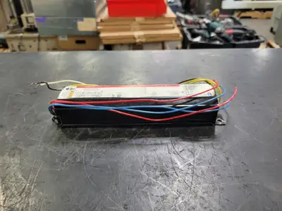 NEW UNIVERSAL LIGHTING 443-L-SLH-TC-P