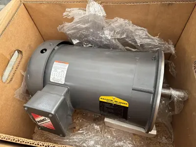 NEW BALDOR RELIANCE INDUSTRIAL MOTORS VM3615T