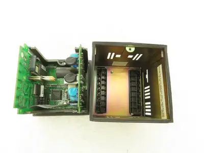 Honeywell UDC2300 Mini-Pro Temperature Controller DC230L-E0-00-10-0A00000-20-0