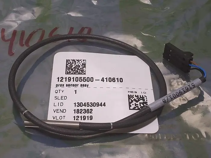 UNIVERSAL INSTRUMENTS PROXIMITY SENSOR 51619001/B - BRAND NEW