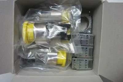 4 NEW SIEMENS 3SB3 500-1DA31 PUSHBUTTON 3SB35001DA31
