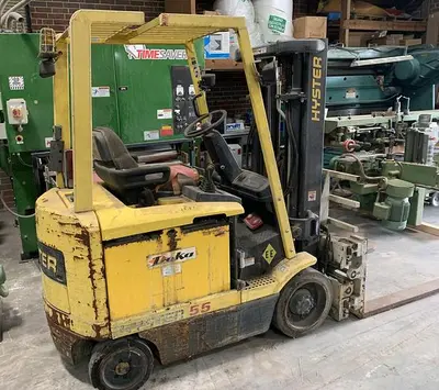 USED HYSTER EF55XM2-33 4,500 LB ELECTRIC FORK-LIFT