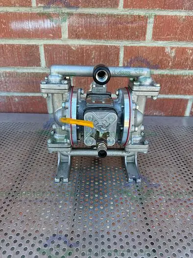 Used IDEX SANDPIPER S05 STAINLESS STEEL/ALUMINUM DOUBLE DIAPHRAGM PUMP 1" THREADED Diaphragm Pumps California US | Equipment Lab #485775