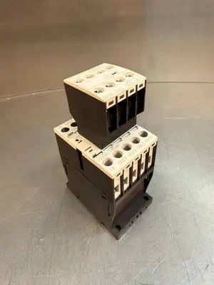 Eaton DIL A-40. Contactor Relay. XTRE10B40 w/ XTCEXFAC40 (9.3.4)