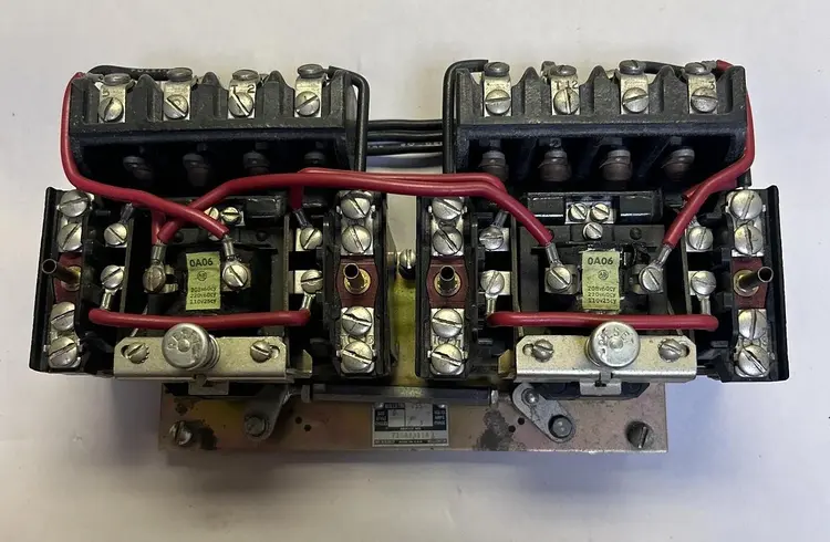 Used ALLEN BRADLEY 715AAA11A PLC Contactors Ohio US | Surplus Asset Holdings #1237643