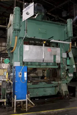 USED 1997 MINSTER 400 TON SSDC PRESS