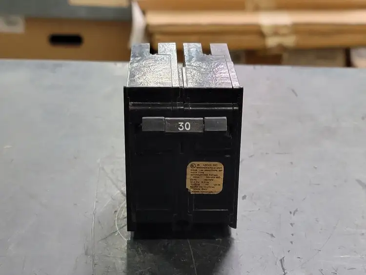 Used CROUSE-HINDS MP230 Switchgears British Columbia CA | Lenmark #241642