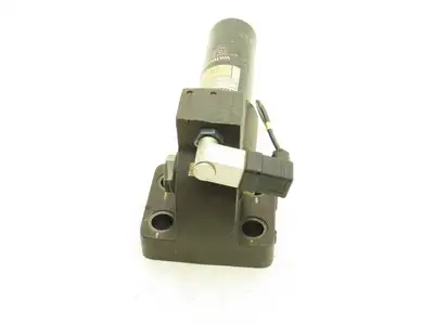 Hycon S6101S6UH1B2V05 Hydraulic Filter 6000psi 4-Bolt SAE w/Indicator